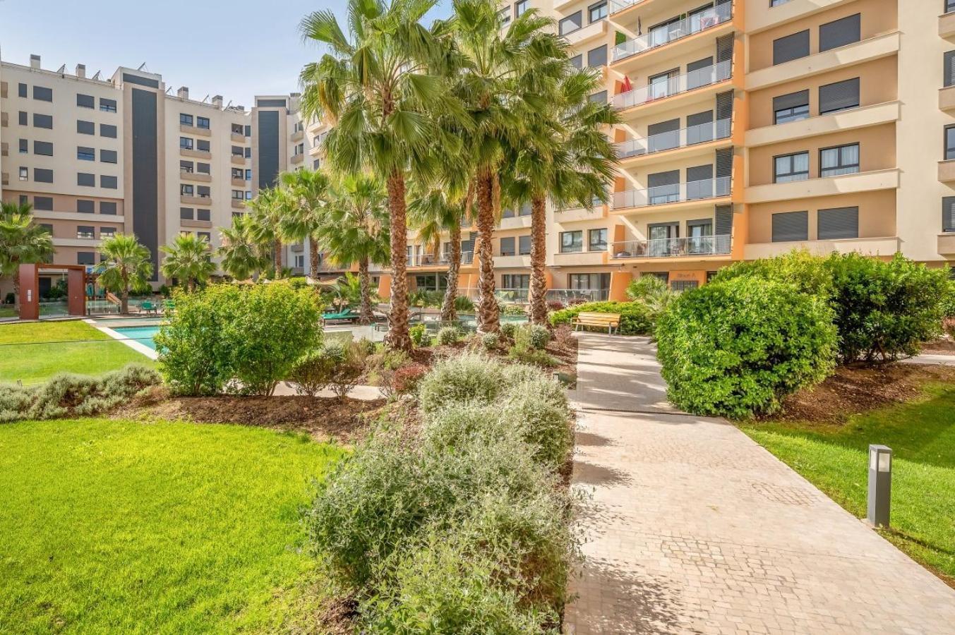 Guestready - Tranquil Seixal Haven Apartment Room photo